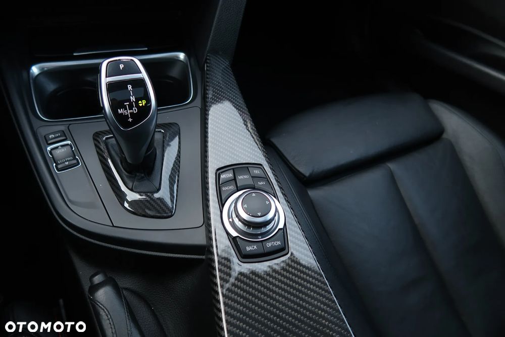 BMW Seria 3 335i xDrive M Sport - 25