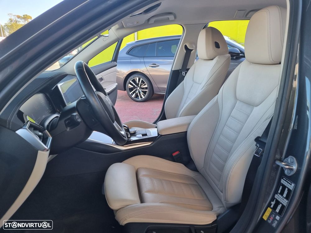 BMW 320 e Line Luxury Auto - 23