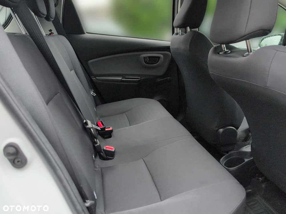 Toyota Yaris - 10