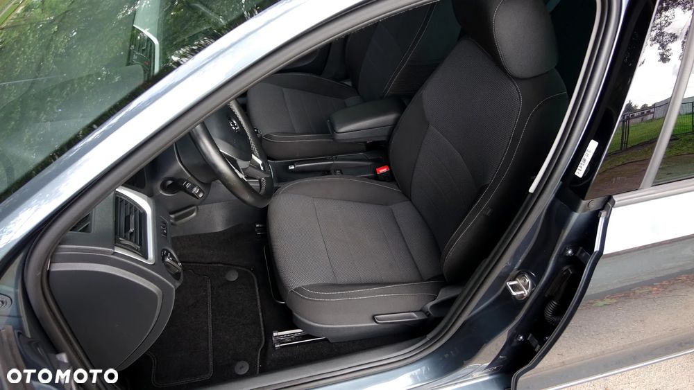 Skoda RAPID - 7