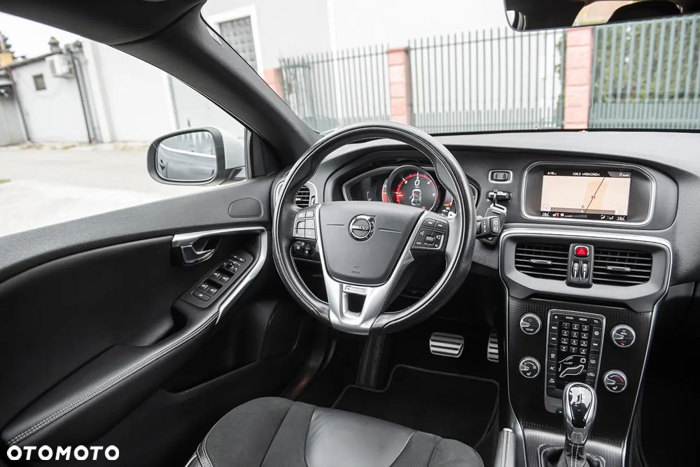 Volvo V40 D3 Geartronic RDesign - 30