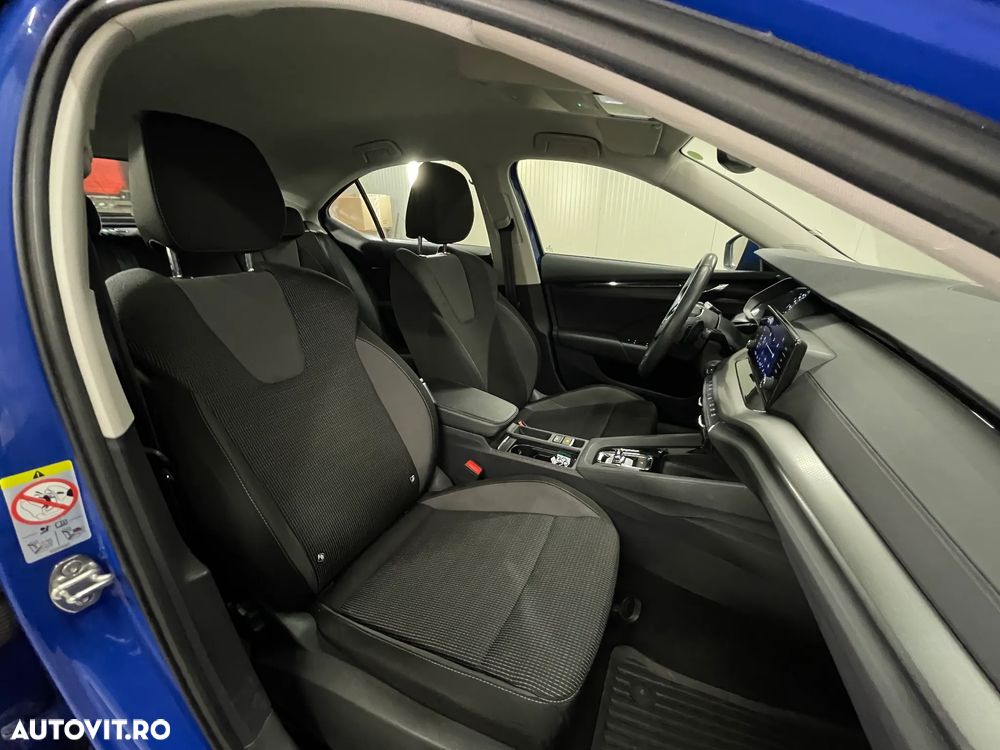 Skoda Octavia 2.0 TDI DSG Ambition - 11