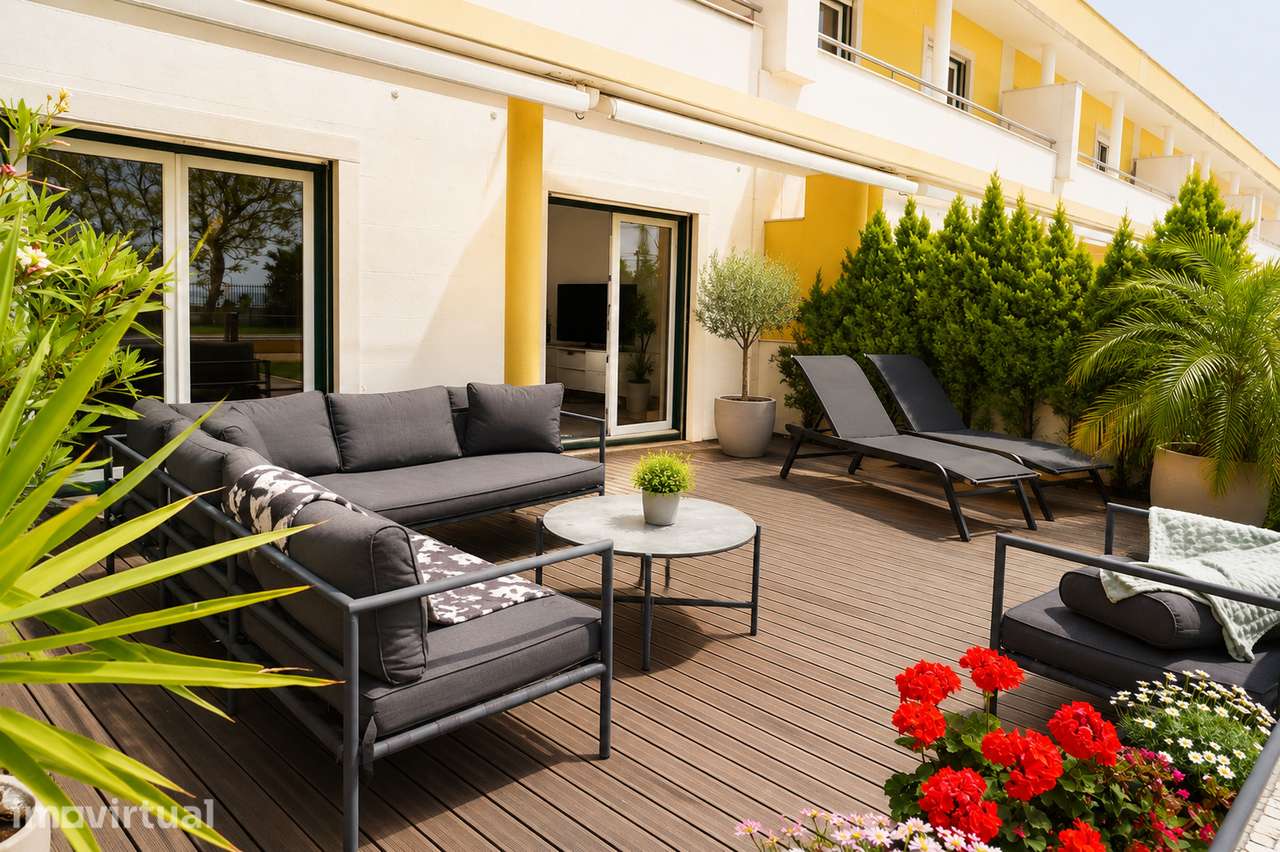 Moradia T4+3 em Condomínio Privado com Piscina nos Jardins da Parede - Grande imagem: 4/26