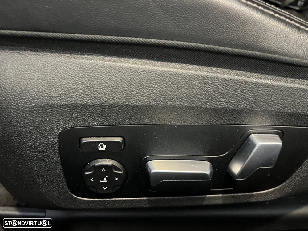 BMW 840 d xDrive Pack M - 16