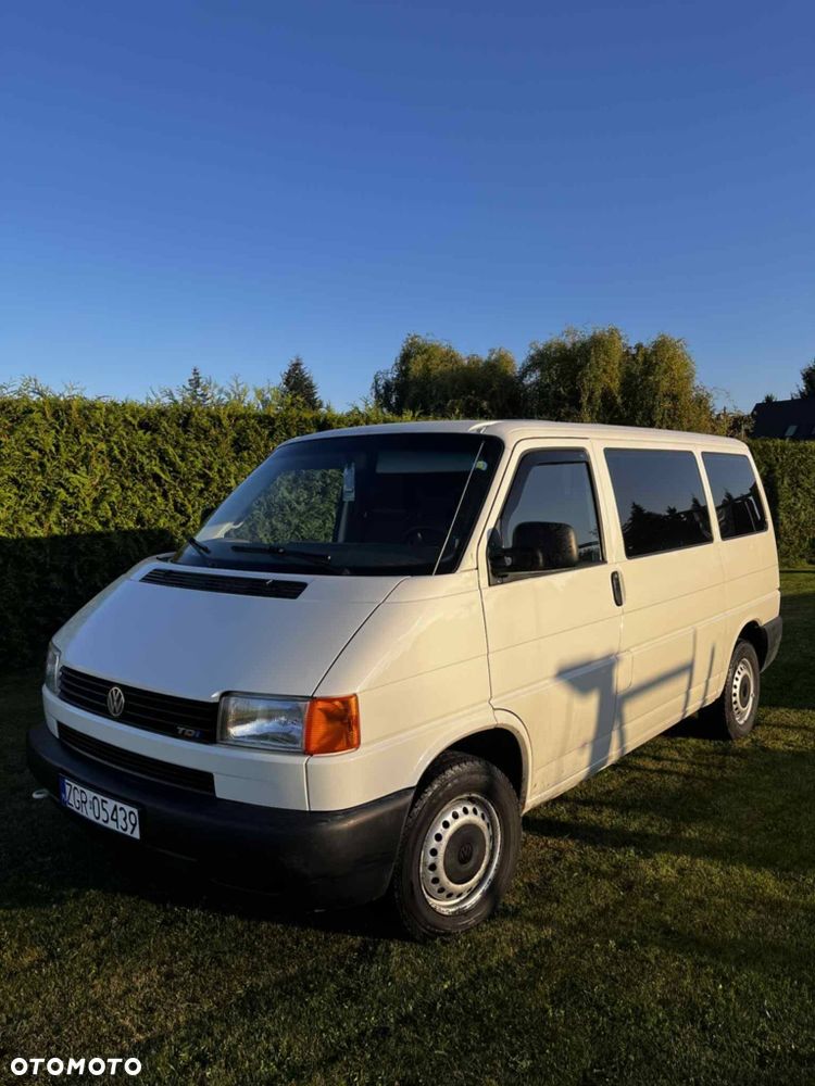 Volkswagen Transporter - 1