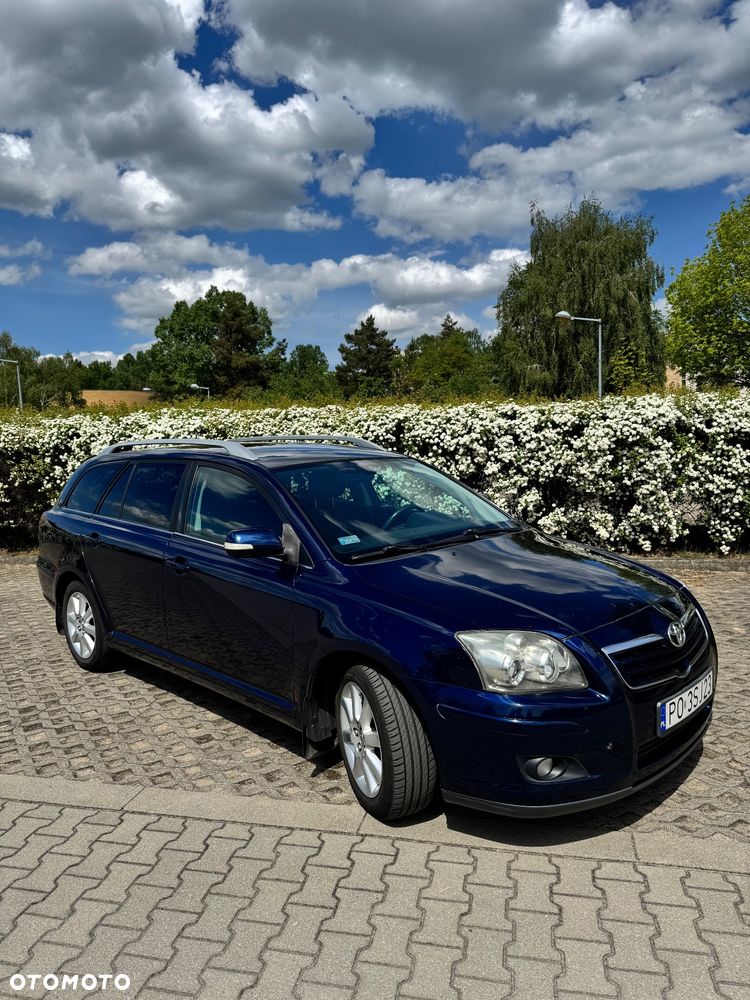 Toyota Avensis 2.0 D-4D Sol - 2