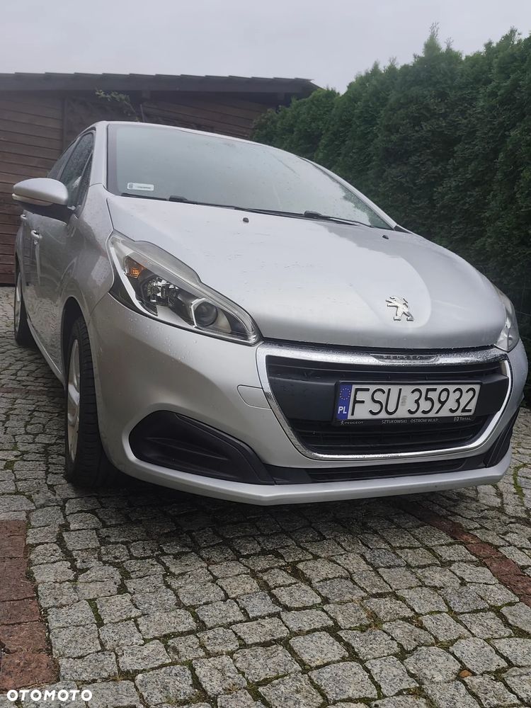 Peugeot 208 - 1