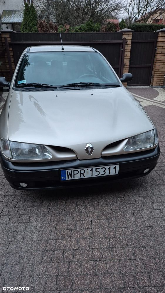 Renault Megane 1.4 RL - 4