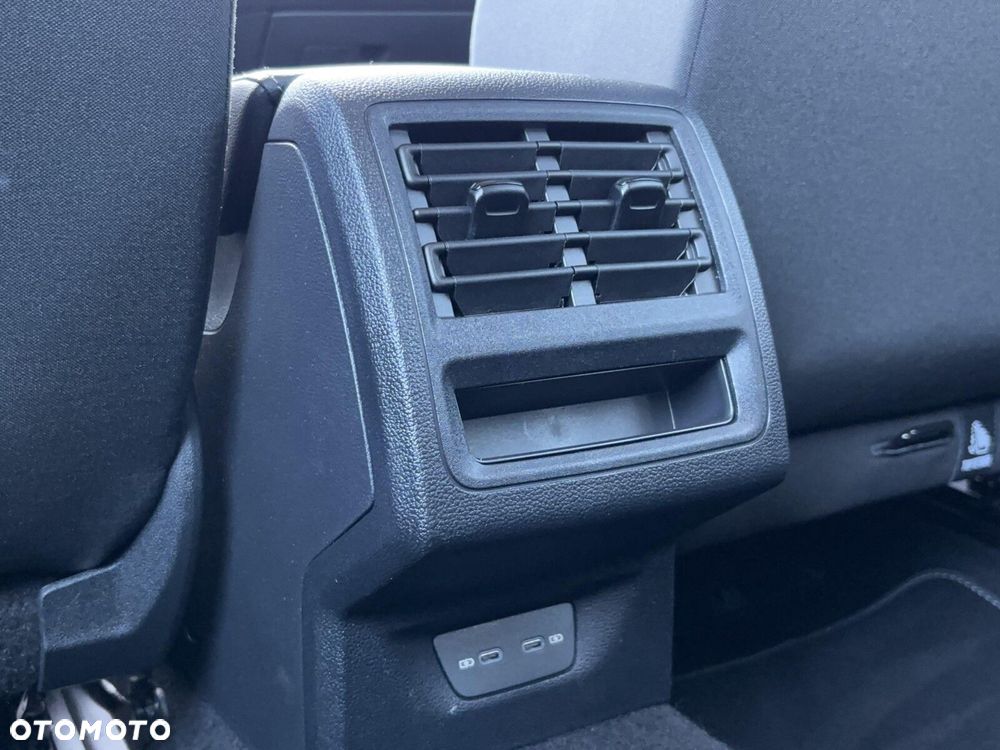 Volkswagen Golf Variant - 14