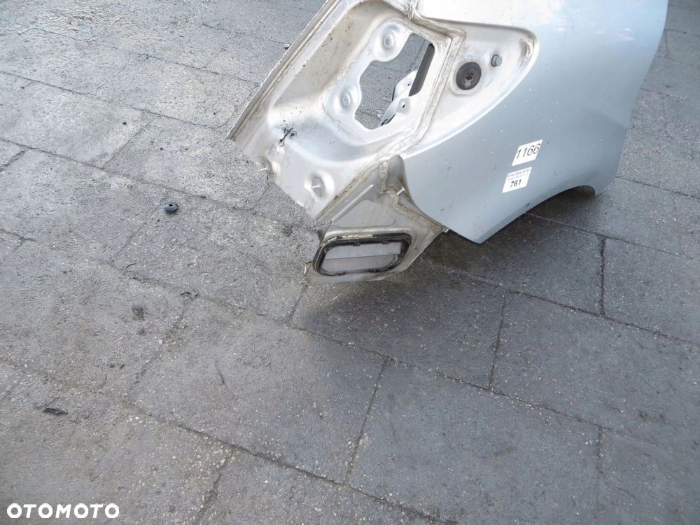 MERCEDES W246 BŁOTNIK PRAWY TYŁ TYLNY 761 14- - 2