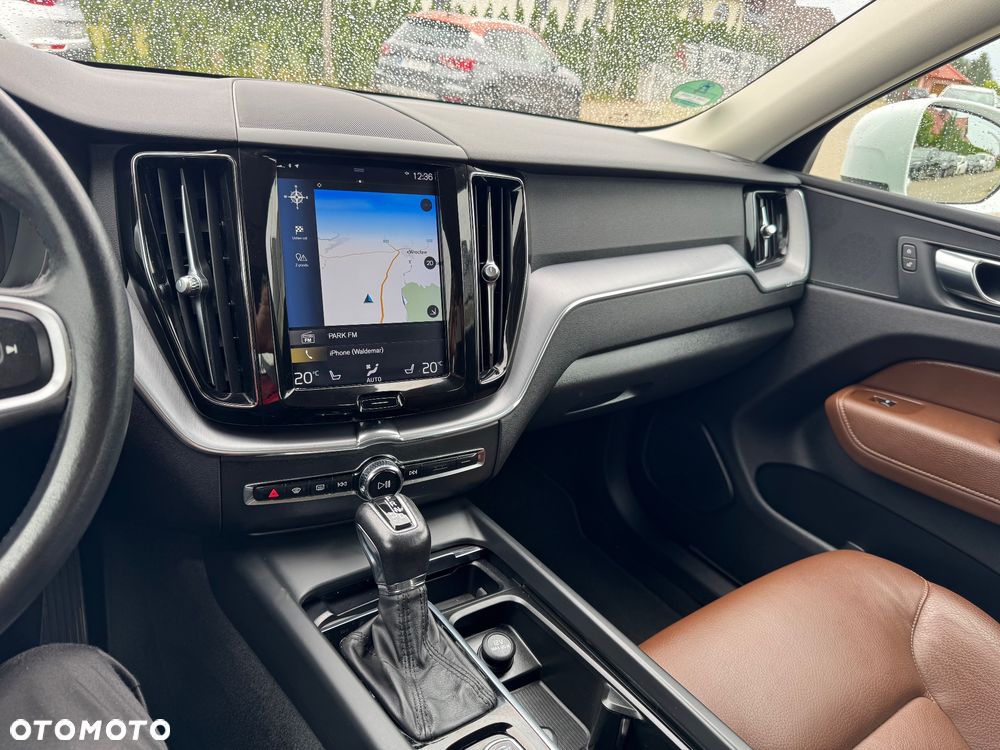 Volvo XC 60 B4 D Geartronic Momentum Pro - 26