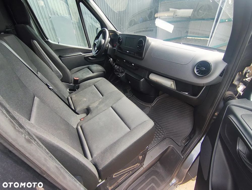 Mercedes-Benz Sprinter - 6