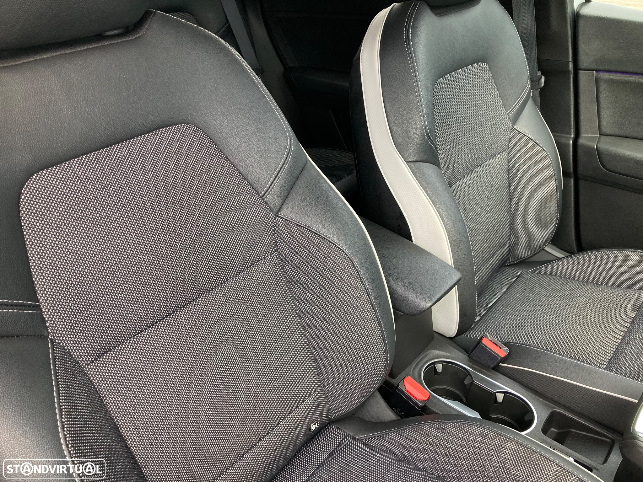 Renault Captur 1.0 TCe Techno - 29