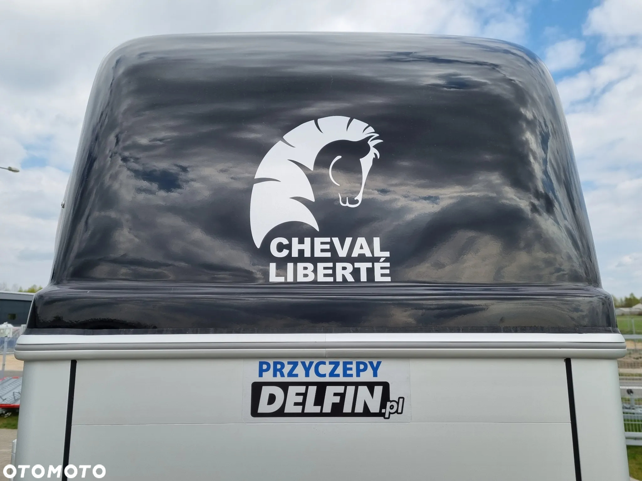 Cheval Liberte Gold First Alu + siodlarnia przyczepa dwukonna - 26