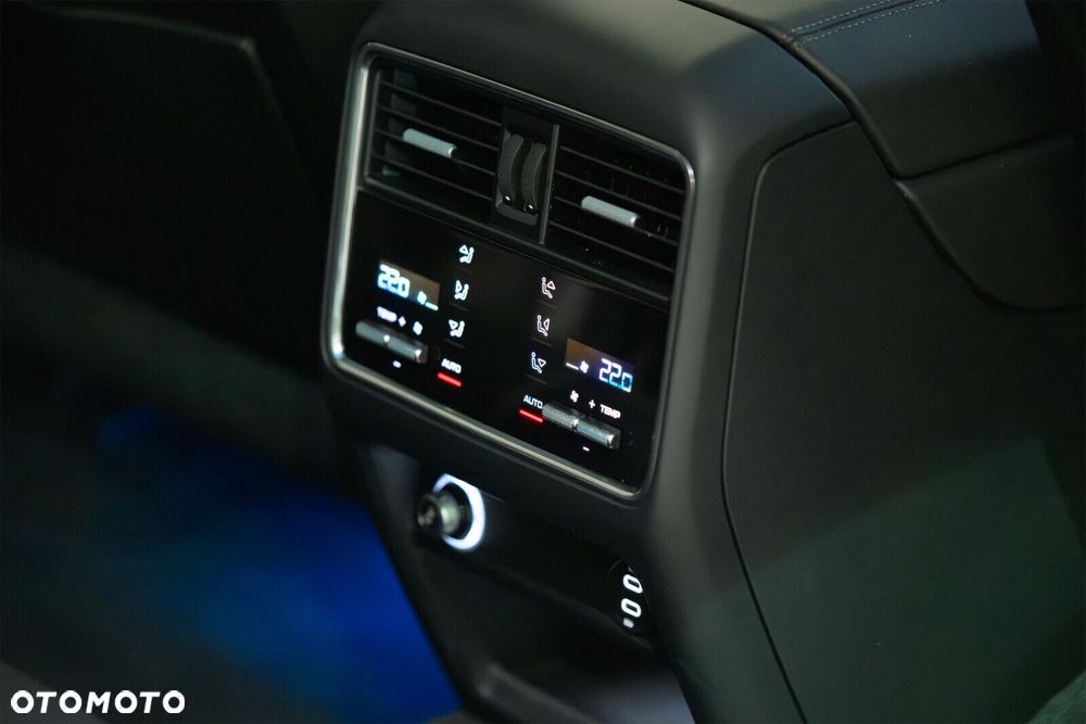 Porsche Cayenne - 18