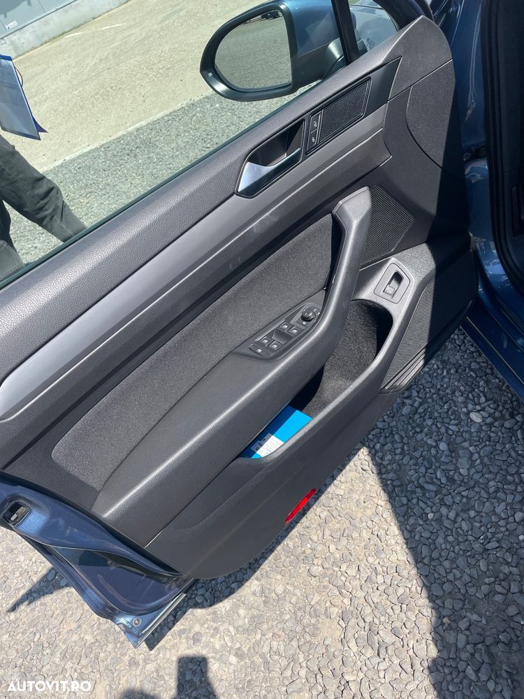 Volkswagen Passat 1.5 TSI ACT Advance - 11