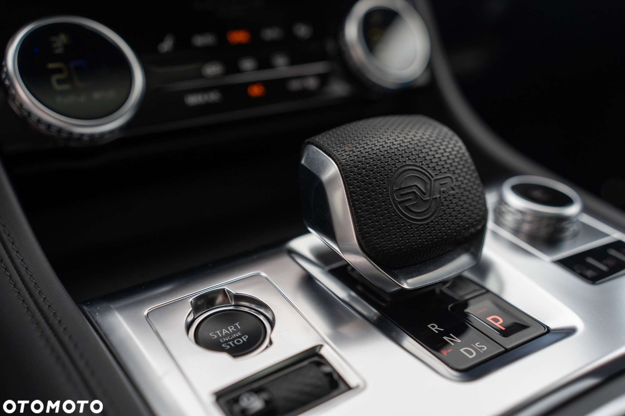 Jaguar F-Pace 5.0 V8 P550 AWD SVR - 10
