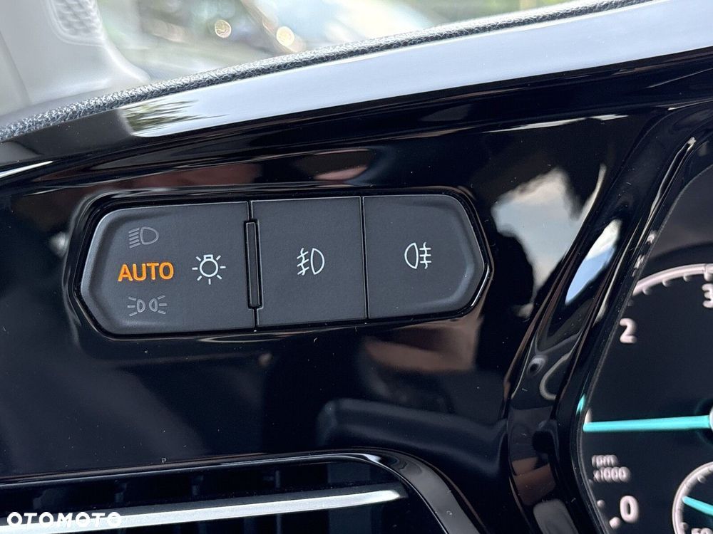 Ford Tourneo Connect 2.0 EcoBlue Titanium - 20