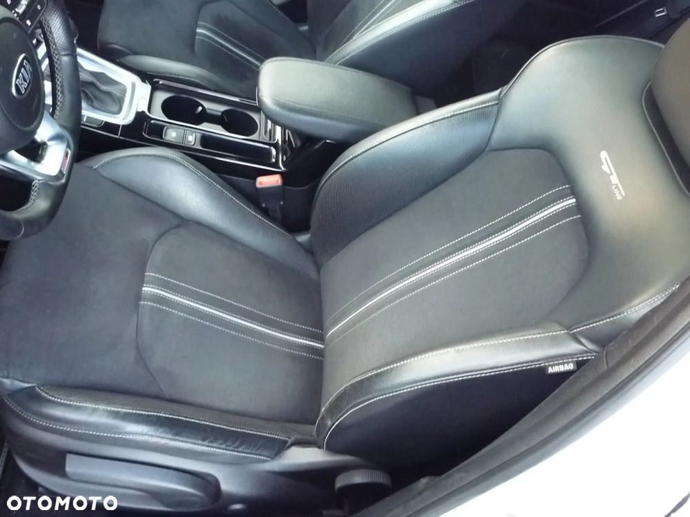 Kia ProCeed 1.4 T-GDI DCT7 OPF GT LINE - 19