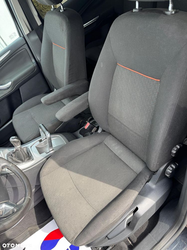 Ford Galaxy 1.8 TDCi Ambiente - 19