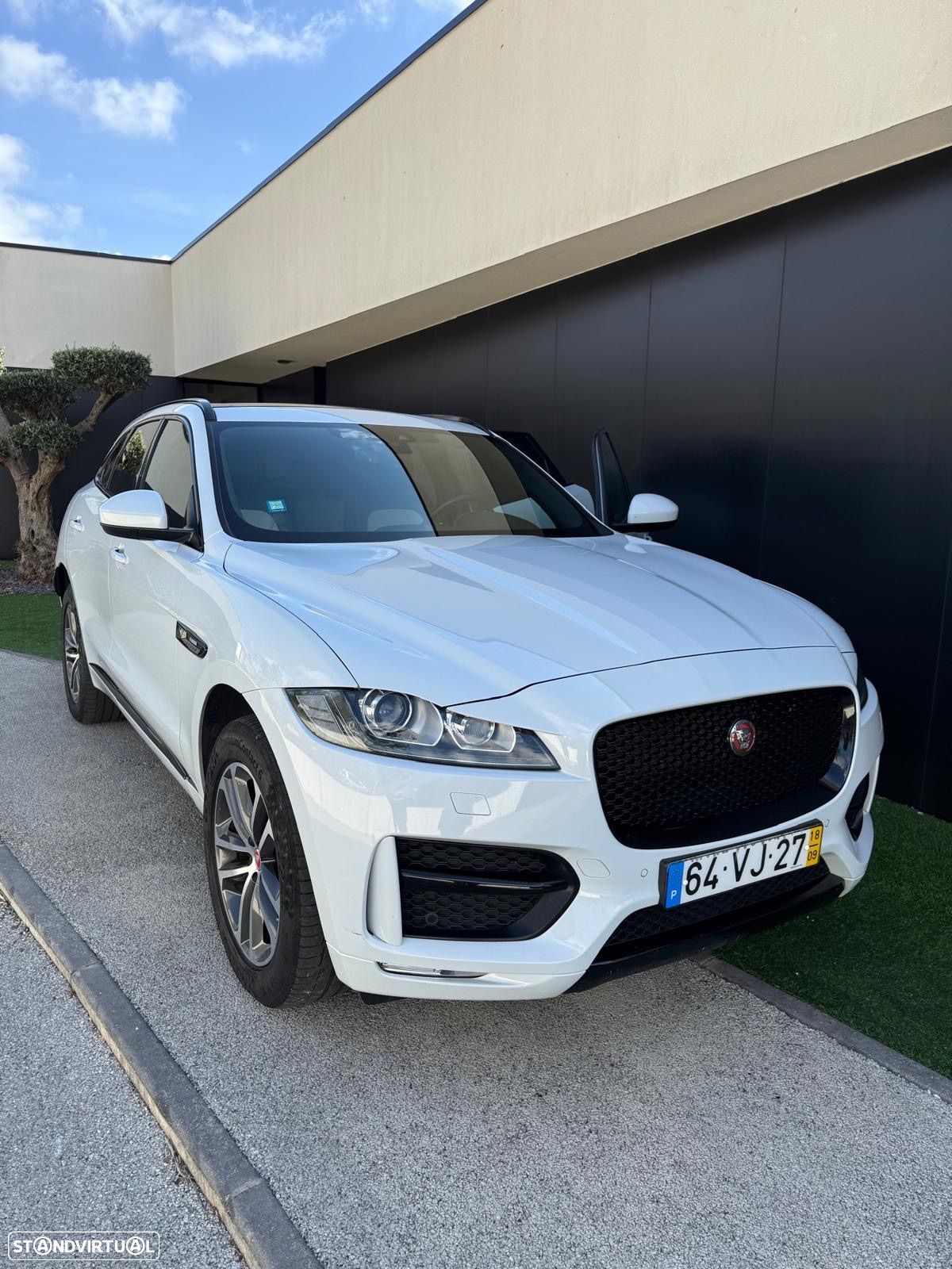 Jaguar F-Pace 2.0 i4D R-Sport Aut. - 1