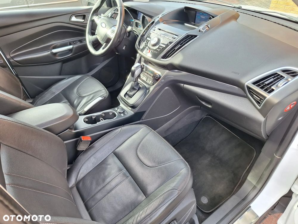 Ford Kuga - 28