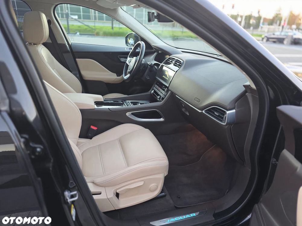 Jaguar F-Pace 2.0 i4D AWD Prestige - 24