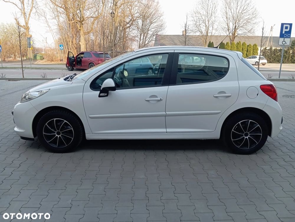 Peugeot 207 - 6