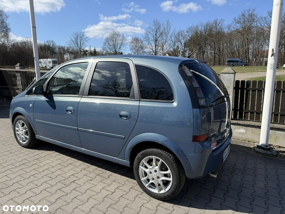Opel Meriva 1.8 16V Cosmo Easytronic - 4
