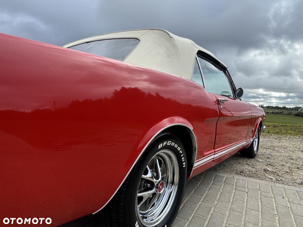 Ford Mustang - 25
