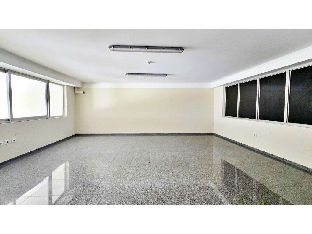 Espaço comercial no coração do Porto - Grande imagem: 5/18