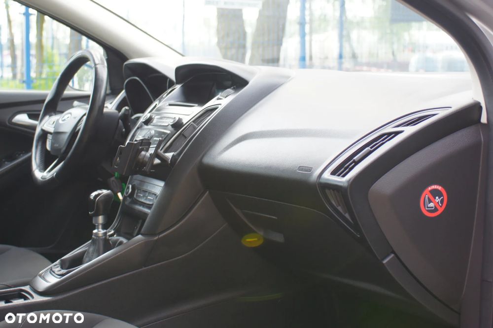 Ford Focus 1.5 TDCi DPF Start-Stopp-System Ambiente - 25