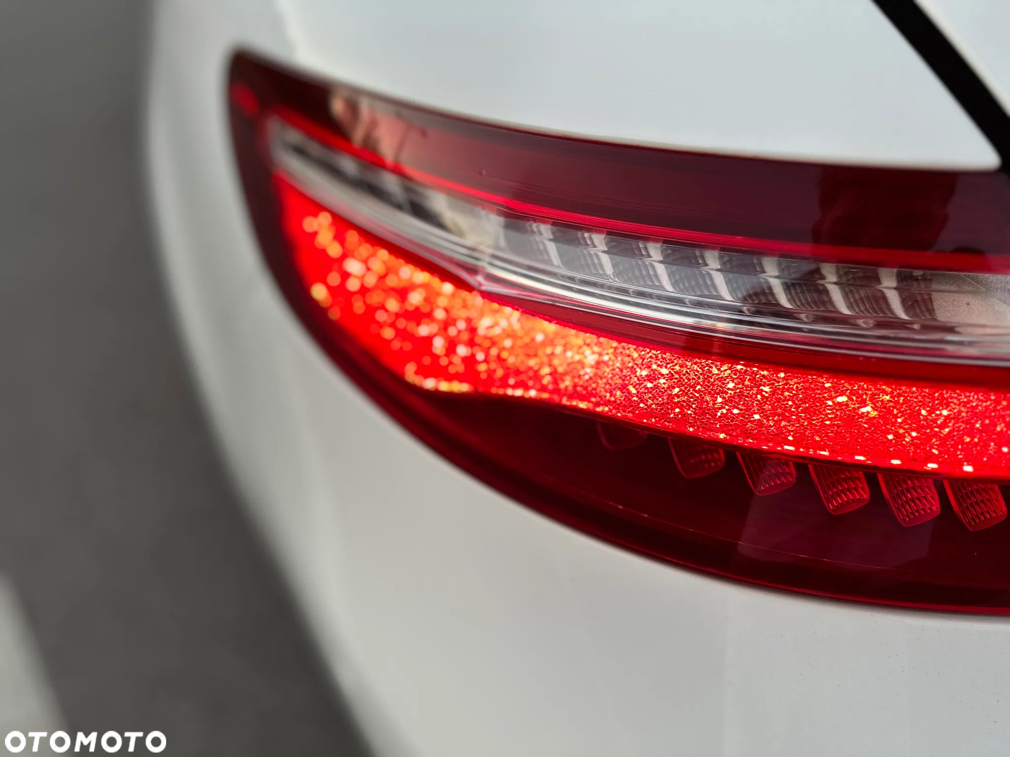 Mercedes-Benz Klasa E 220 d Coupe 9G-TRONIC - 6