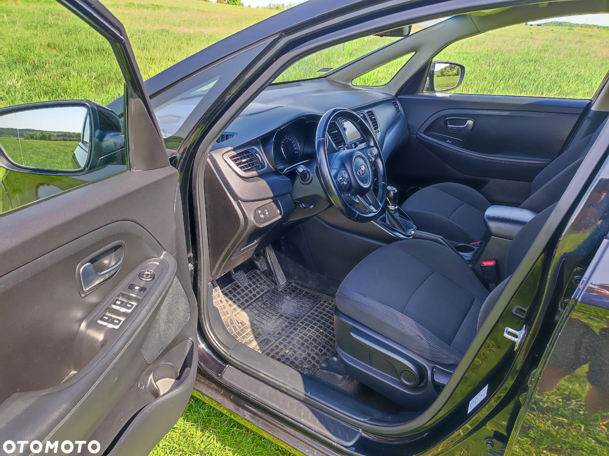 Kia Carens - 8