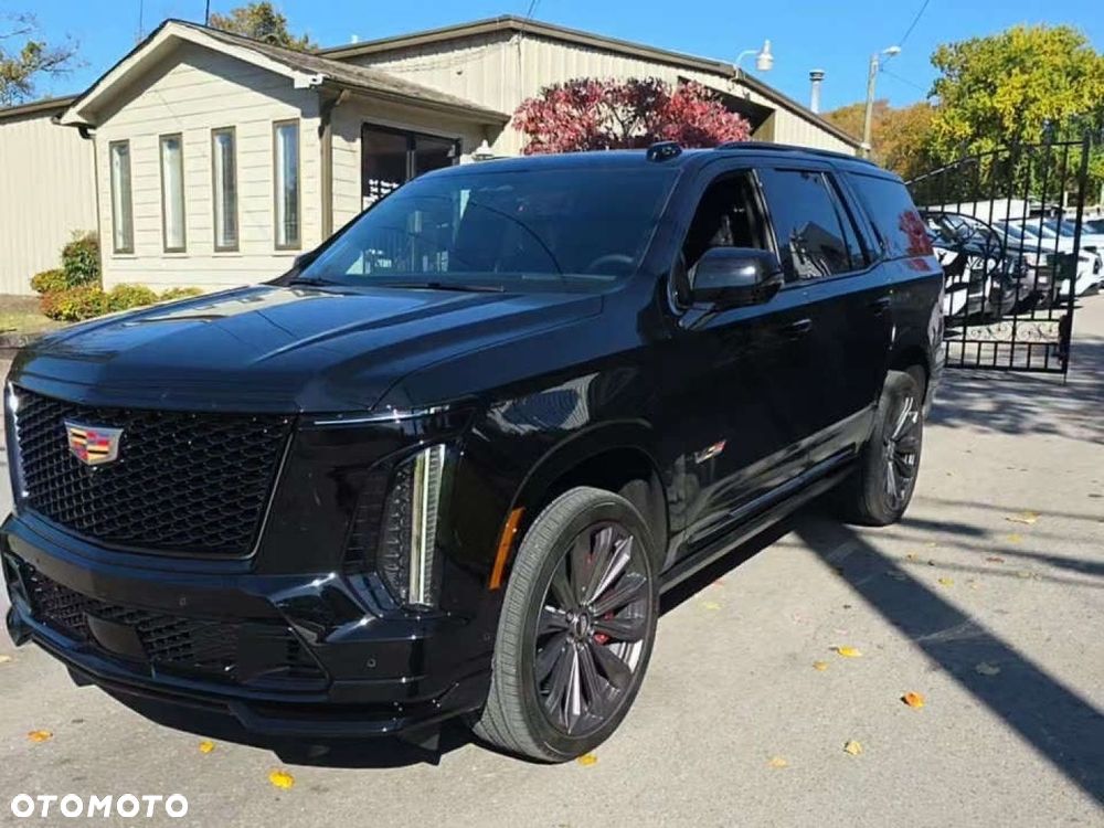 Cadillac Escalade - 1