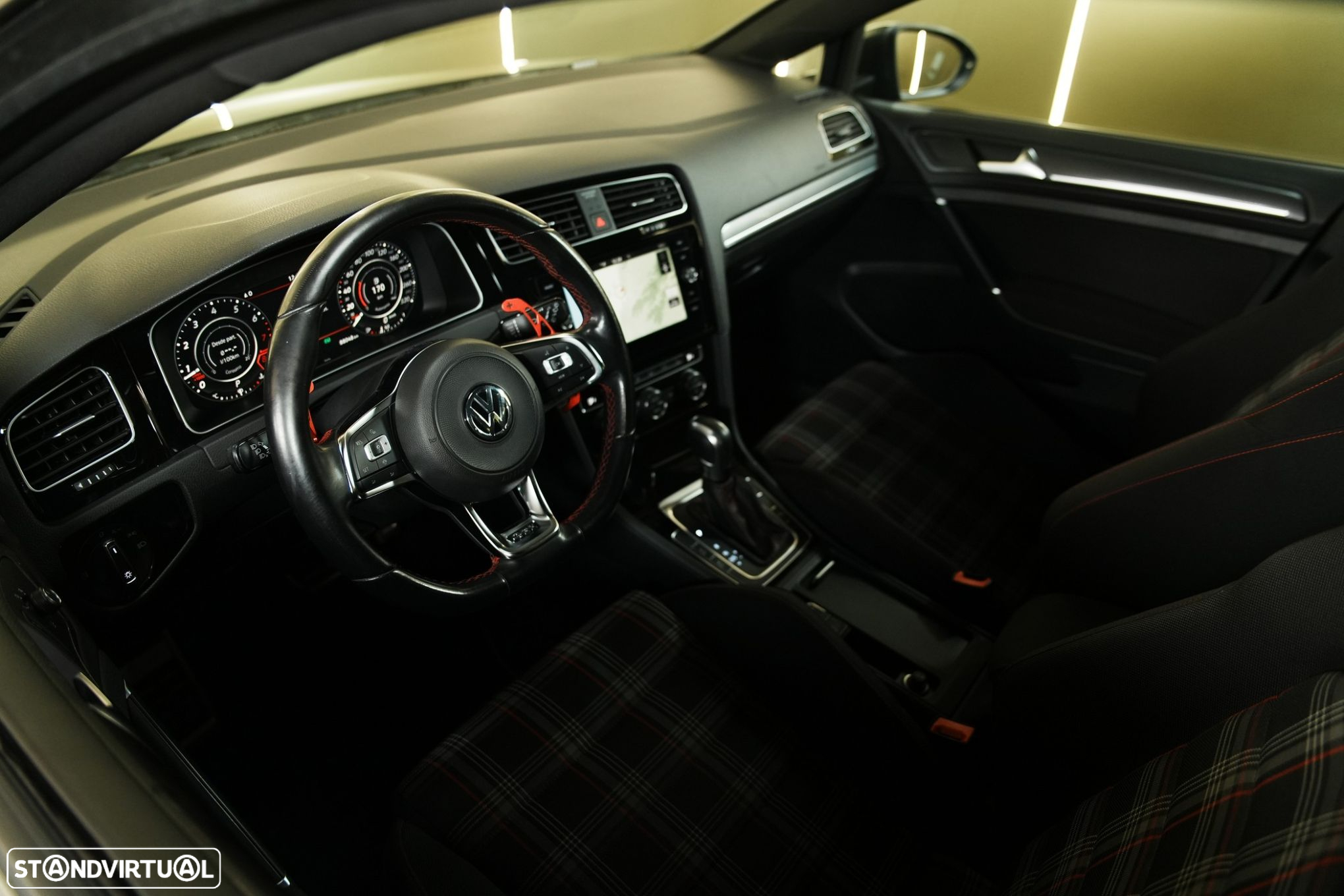 VW Golf 2.0 TSI GTI DSG - 34