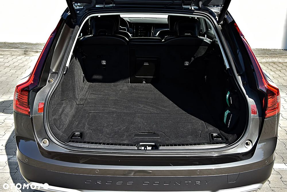Volvo V90 Cross Country D4 AWD Pro - 7