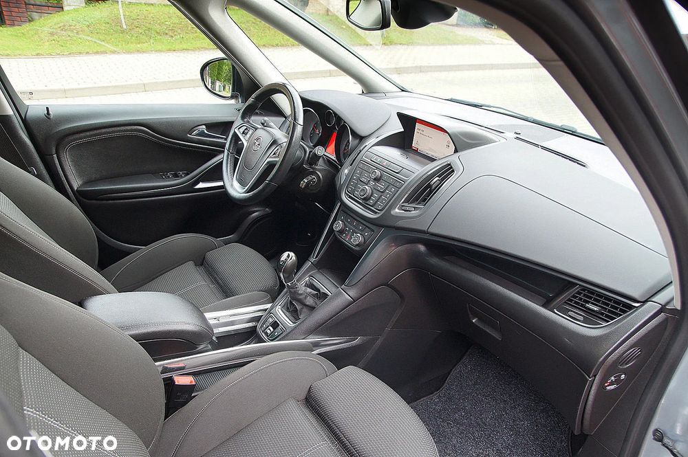 Opel Zafira 1.6 T SIDI Cosmo S&S - 18