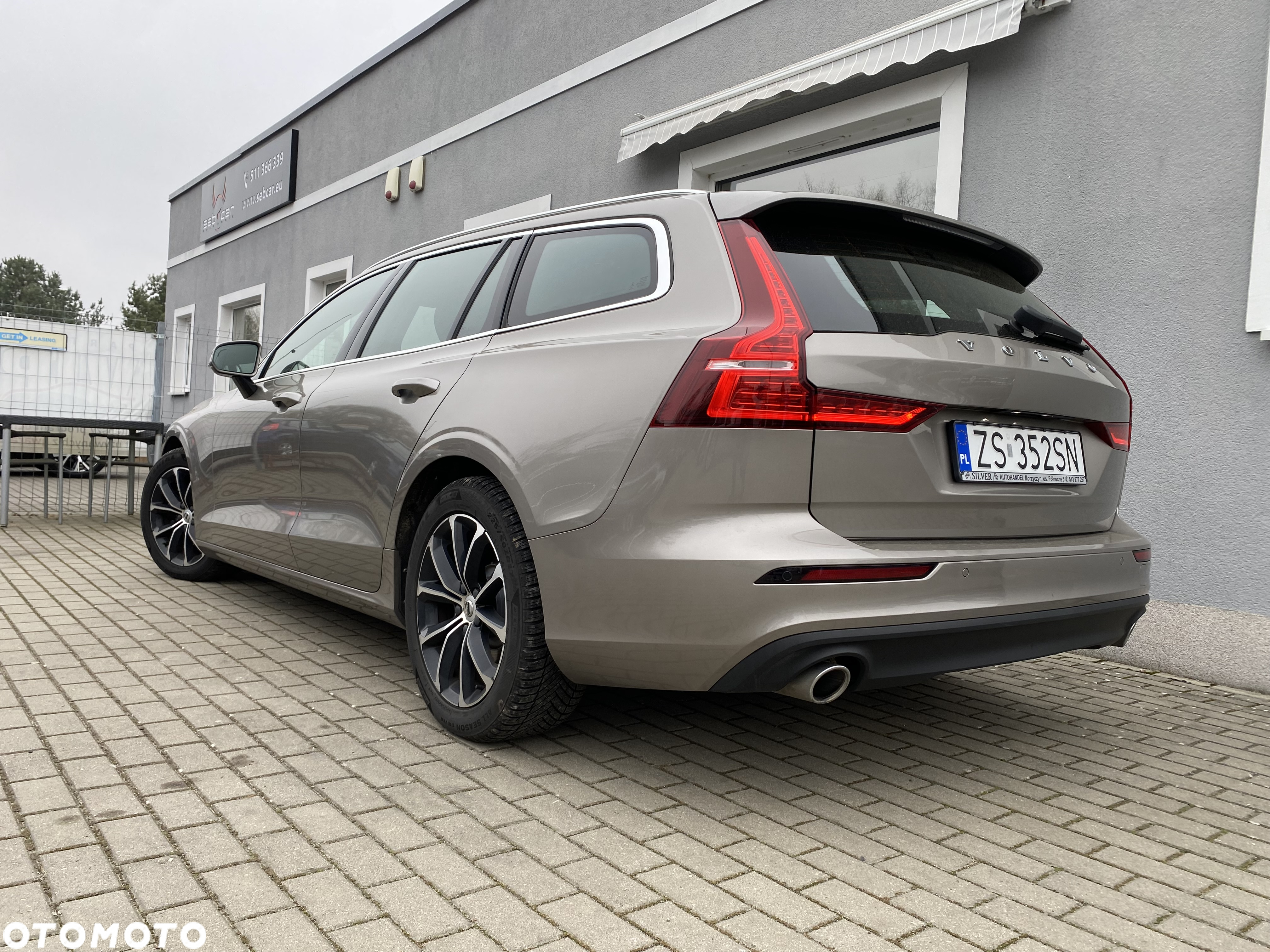 Volvo V60 D4 Geartronic Momentum Pro - 3