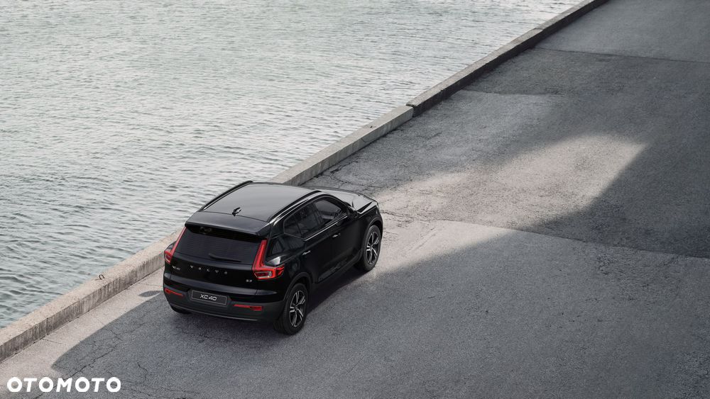 Volvo XC 40 B3 Plus Dark - 1