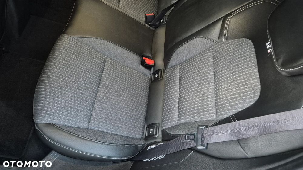 Renault Clio 1.6 E-TECH Techno - 38