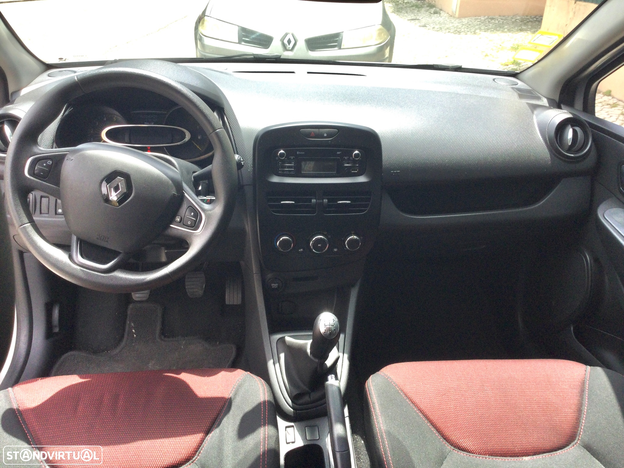 Renault Clio 1.5 dCi Dynamique S - 8