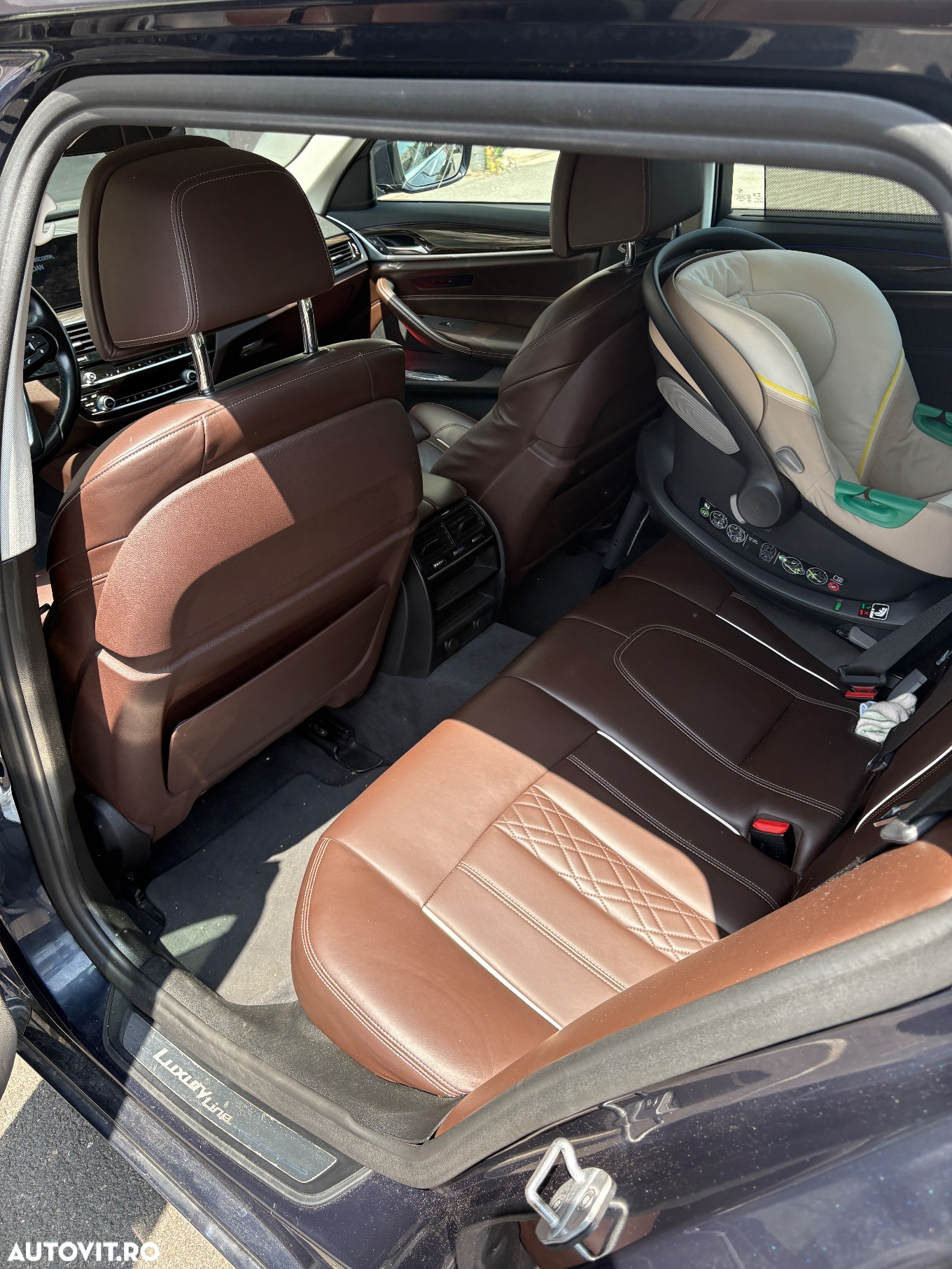 BMW Seria 5 520i AT - 10