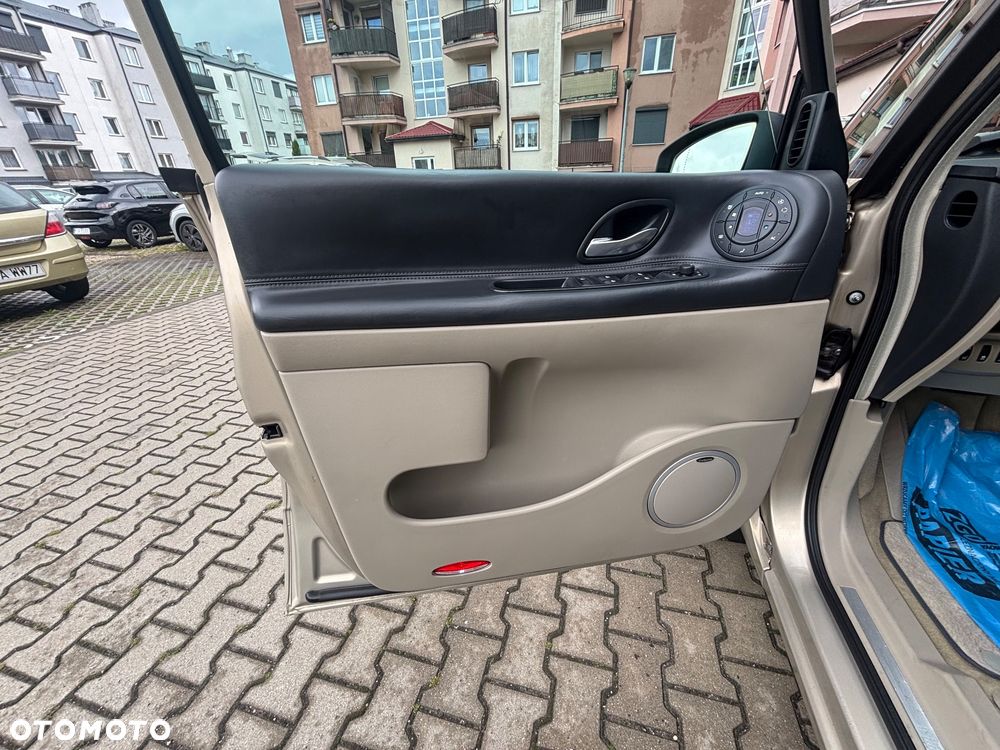 Renault Espace 2.0 dCi 175 FAP Initiale - 25