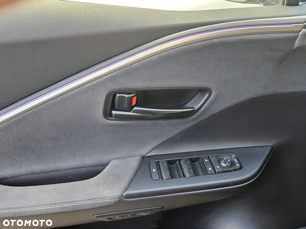 Toyota C-HR 2.0 PHEV Dynamic Force Executive - 16