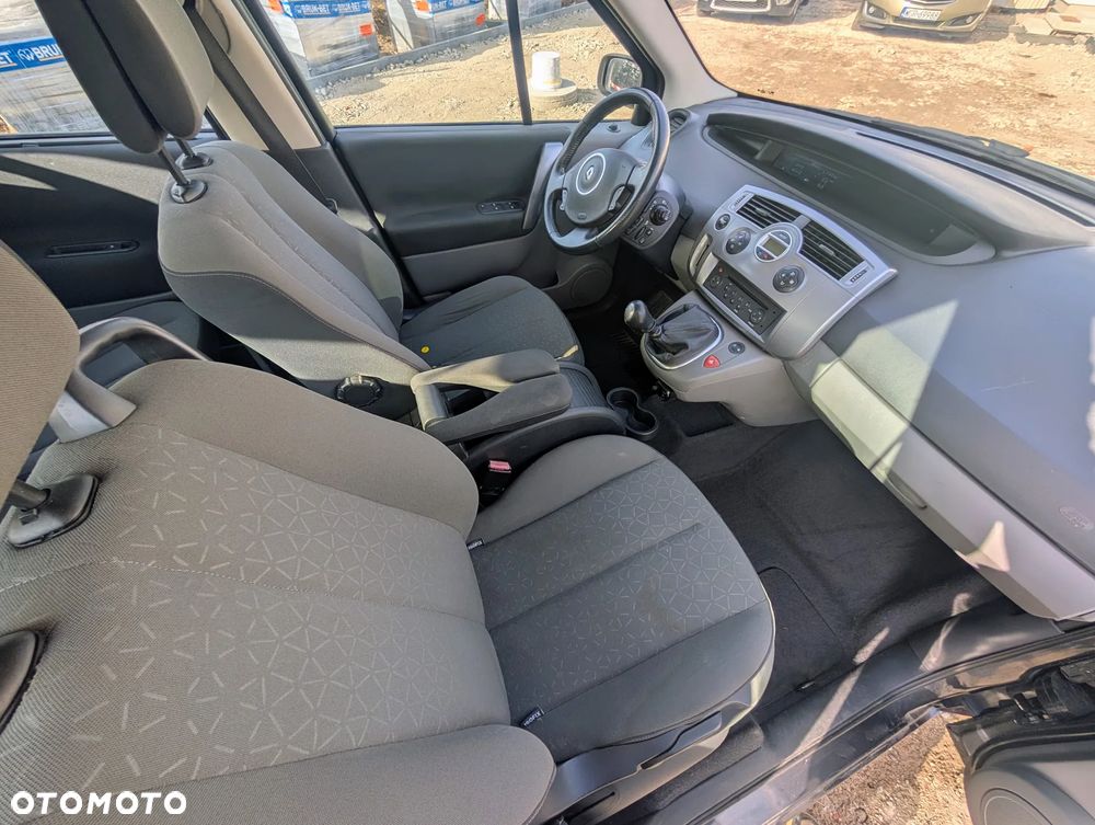 Renault Scenic 2.0 16V Expression - 13