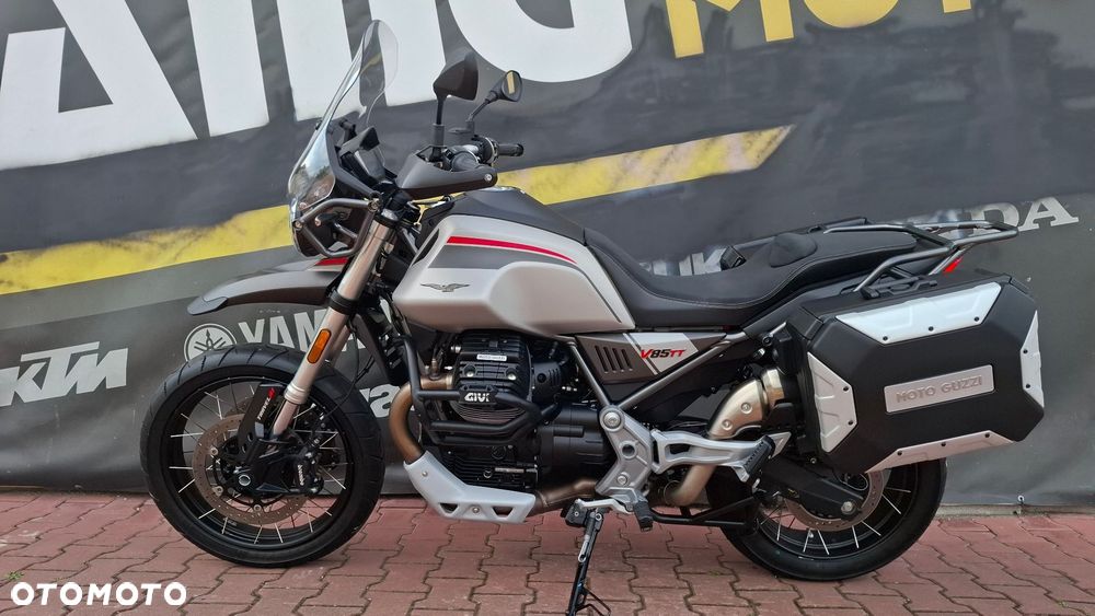 Moto Guzzi V85 - 2