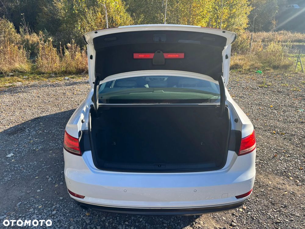 Audi A4 Limousine 1.4 TFSI Design - 23