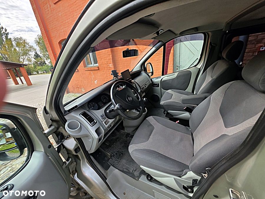 Opel Vivaro - 24