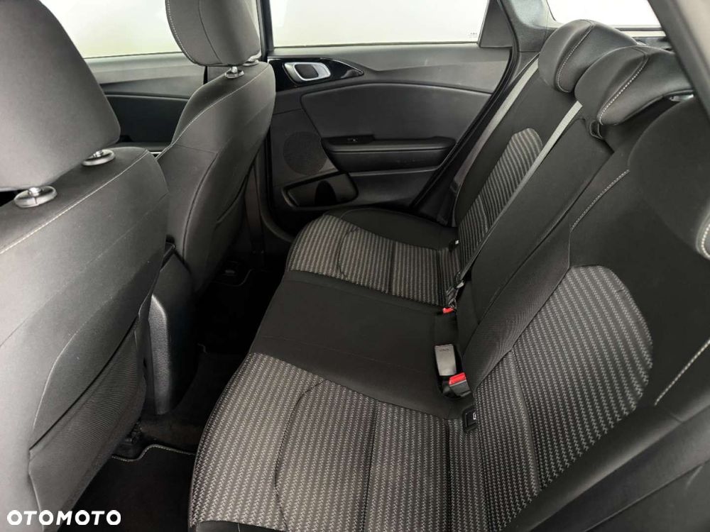Kia Ceed - 21
